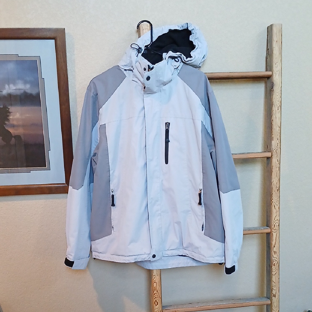 Faded Glory Gray and White Ski Jacket with Stand-Up Collar